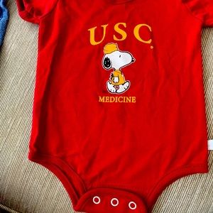 USC Medicine baby onsie sz 3mo